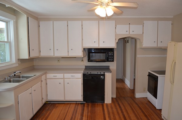 196 Springfield Street Chicopee, MA 01013 - Photo 8 of 21 Gallery Image 8