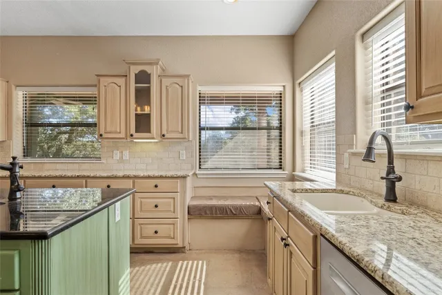 $2,466,000 | 1875 County Road 100, Purmela, TX 76566