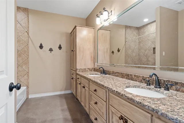 $2,466,000 | 1875 County Road 100, Purmela, TX 76566