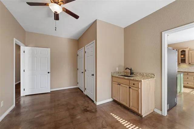 $2,466,000 | 1875 County Road 100, Purmela, TX 76566