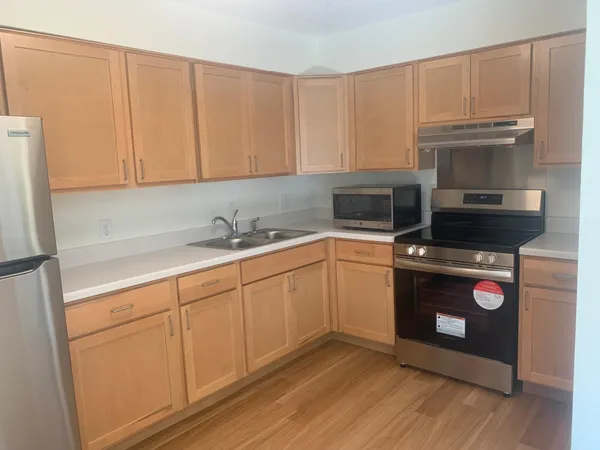 $1,576 | 801 West 5th Street, Unit B7, Grand Marais, MN 55604