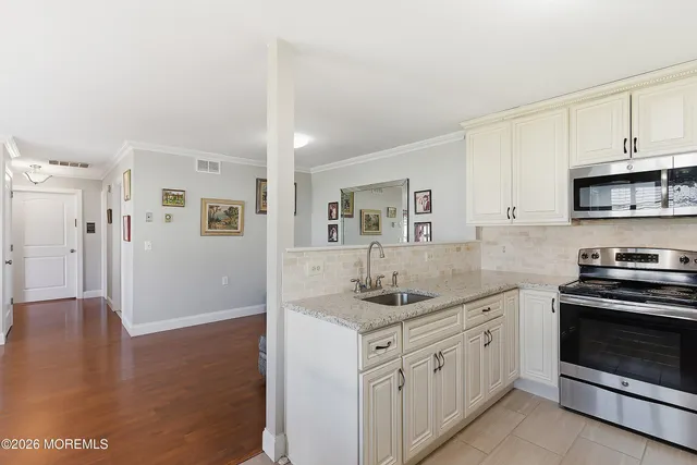 $420,000 | 22 D Carnation Drive, Lakewood, NJ 08701