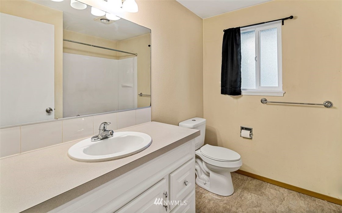 4822 Brasch Road Southeast Port Orchard, WA 98367 - Photo 10 of 22 Gallery Image 10