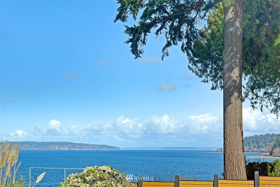 16912 Talbot Road Edmonds, WA 98026 - Photo 33 of 40 a view of a lake from a balcony