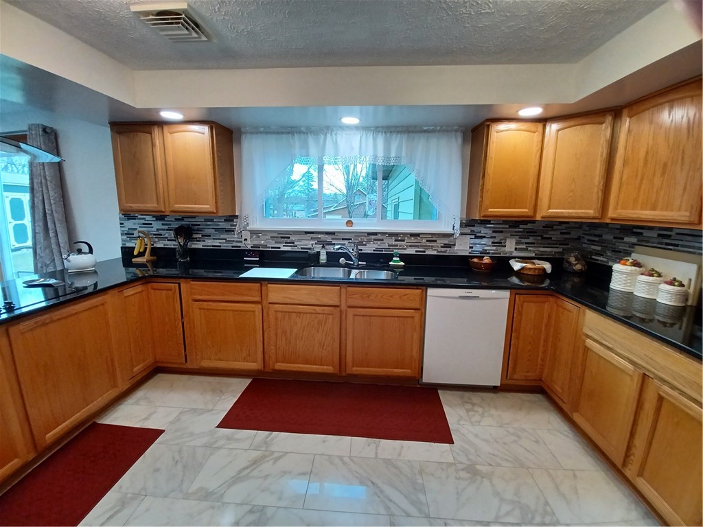 790 Pinnacle Road Henrietta, NY 14534 - Photo 19 of 48