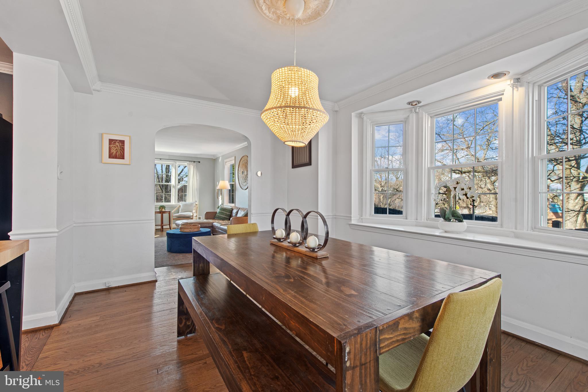 330 Dumbarton Road Baltimore, MD 21212 - Photo 6 of 29 a dining room with furniture and window