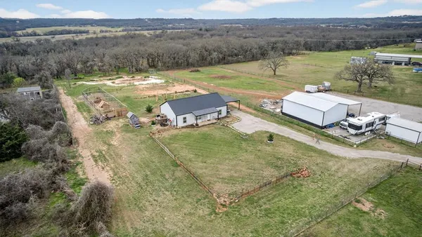 $359,900 | 2225 West J E Woody Road, Springtown, TX 76082