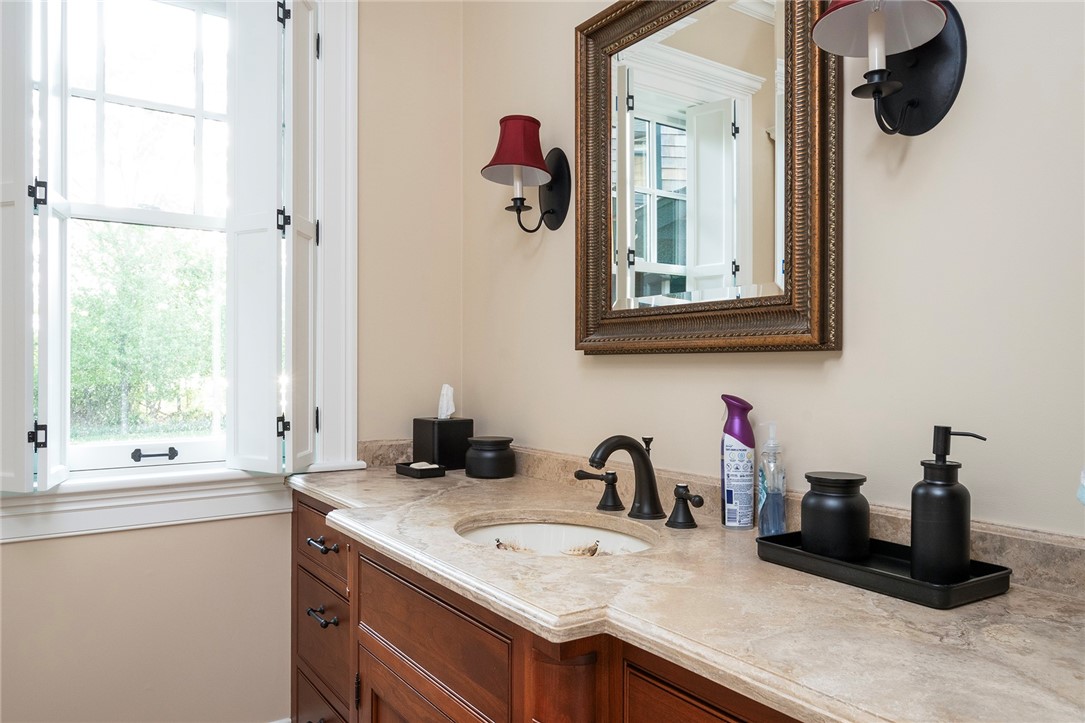 136 Adams Point Road Barrington, RI 02806 - Photo 20 of 41