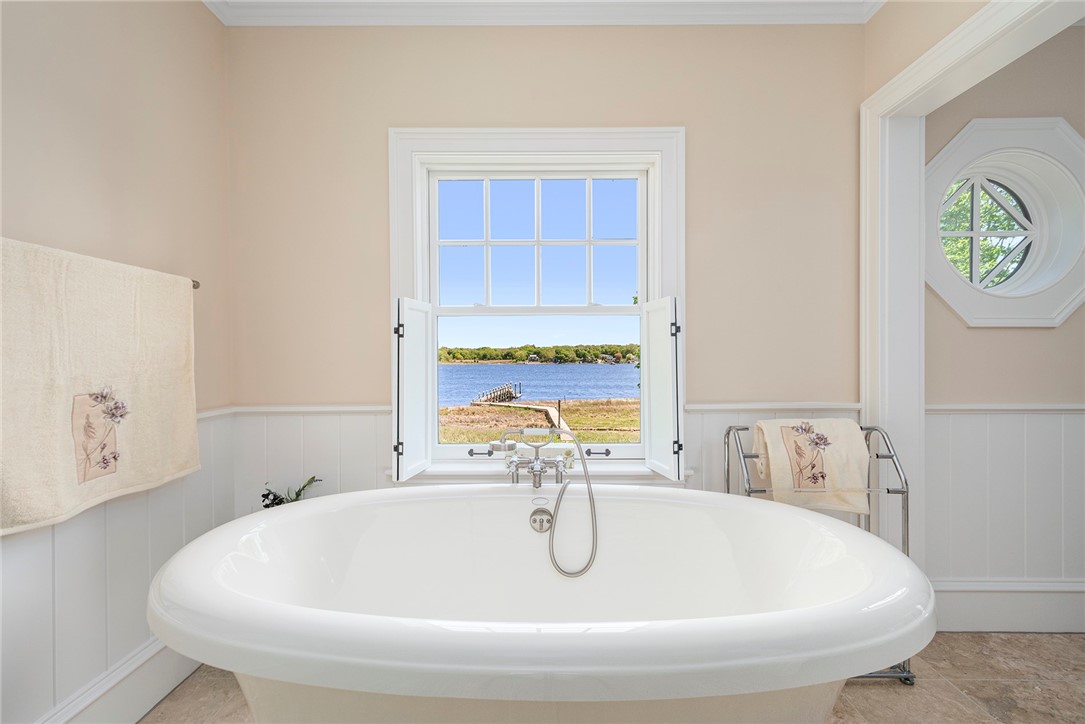 136 Adams Point Road Barrington, RI 02806 - Photo 23 of 41