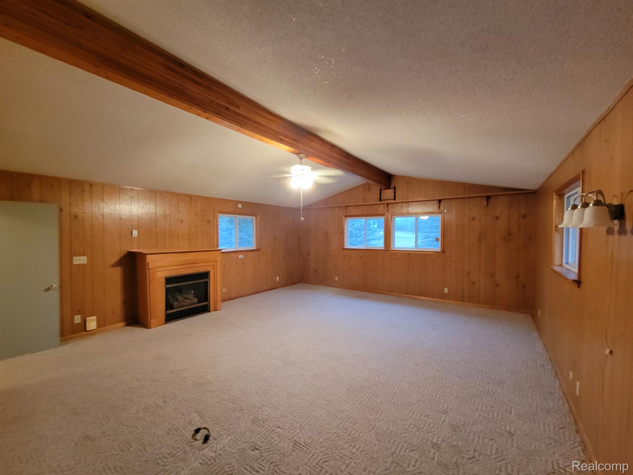 1392 Maple Grove Road Lapeer, MI 48446 - Photo 44 of 77 Upper level