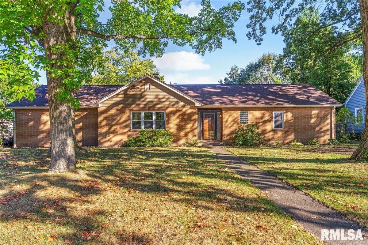 1555 West Edwards Street Springfield, IL 62704 - Photo 1 of 30 Gallery Image 1