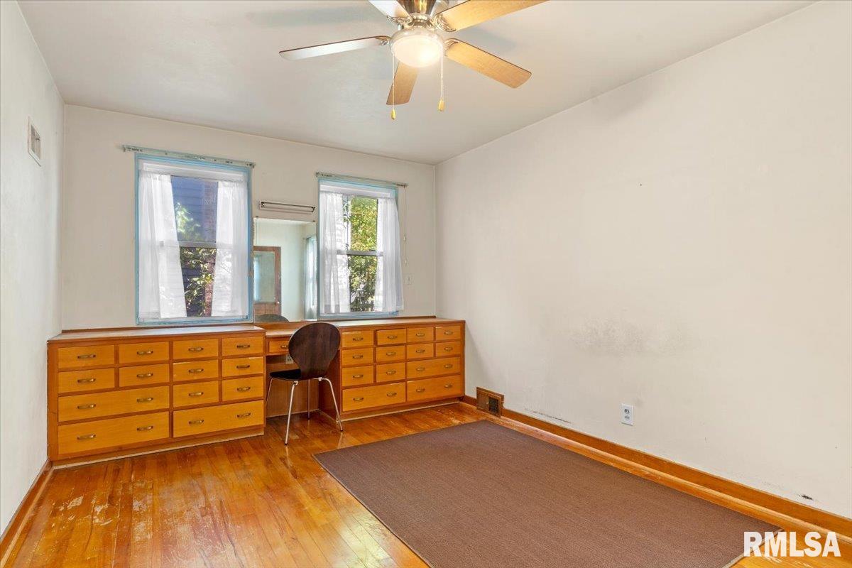 1555 West Edwards Street Springfield, IL 62704 - Photo 17 of 30 Gallery Image 17