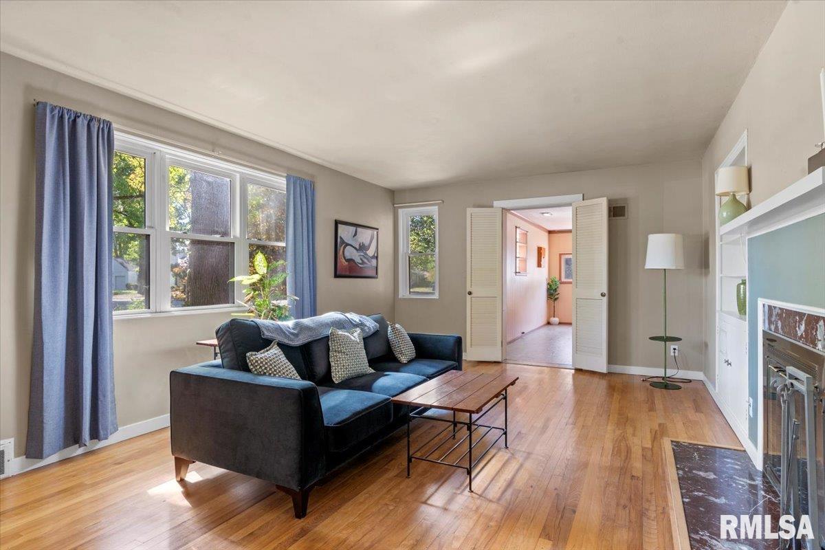 1555 West Edwards Street Springfield, IL 62704 - Photo 2 of 30 Gallery Image 2