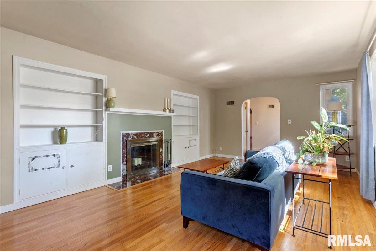 1555 West Edwards Street Springfield, IL 62704 - Photo 4 of 30 Gallery Image 4