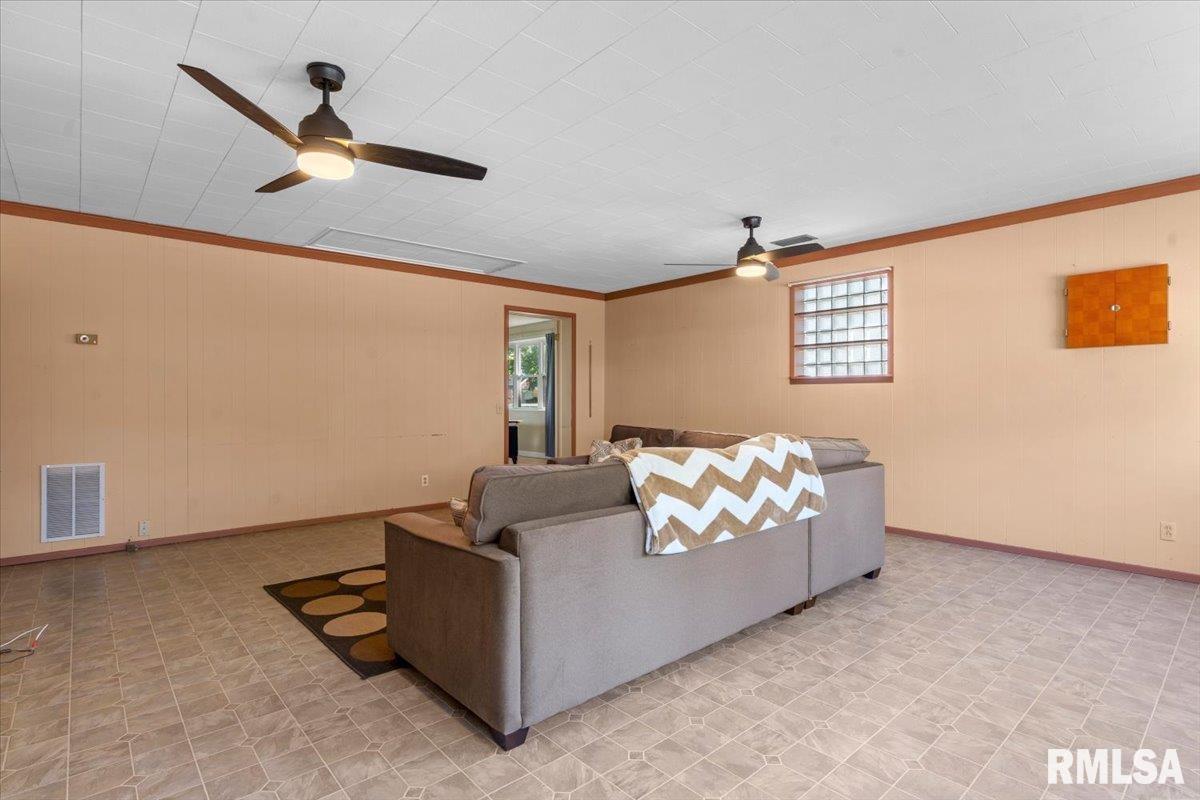 1555 West Edwards Street Springfield, IL 62704 - Photo 7 of 30 Gallery Image 7