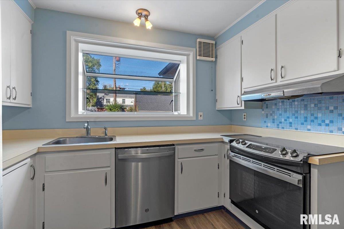 1555 West Edwards Street Springfield, IL 62704 - Photo 9 of 30 Gallery Image 9