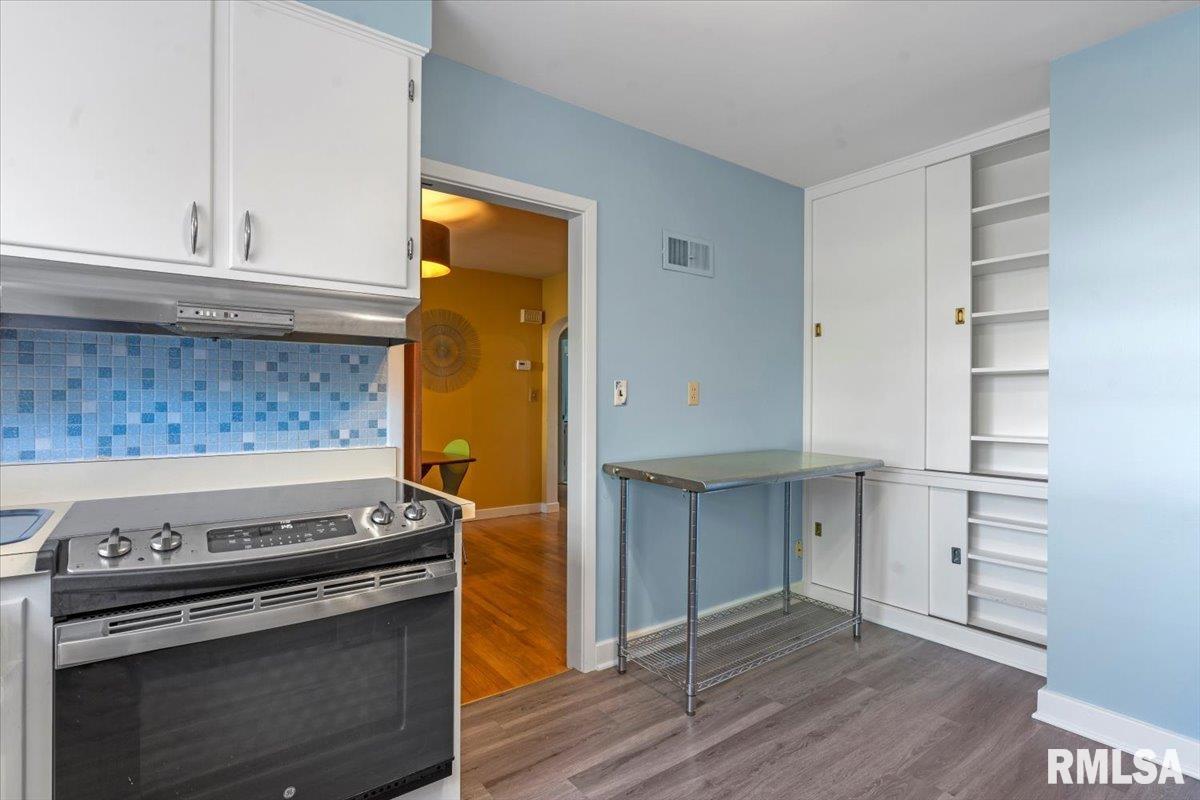 1555 West Edwards Street Springfield, IL 62704 - Photo 10 of 30 Gallery Image 10
