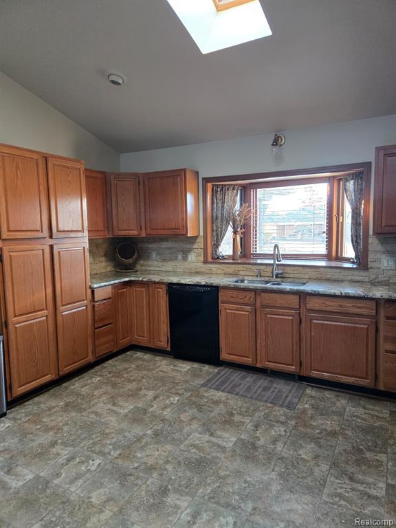 23229 Rochelle Street Macomb, MI 48042 - Photo 19 of 39 Gallery Image 19