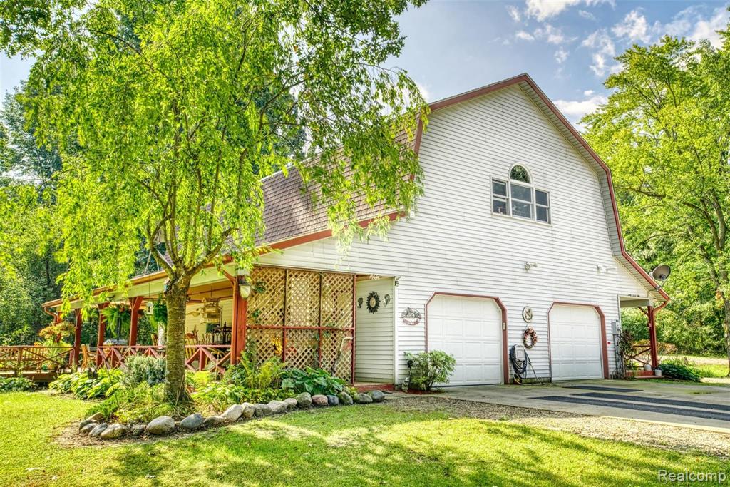 2181 South Gregory Road Fowlerville, MI 48836 - Photo 6 of 62