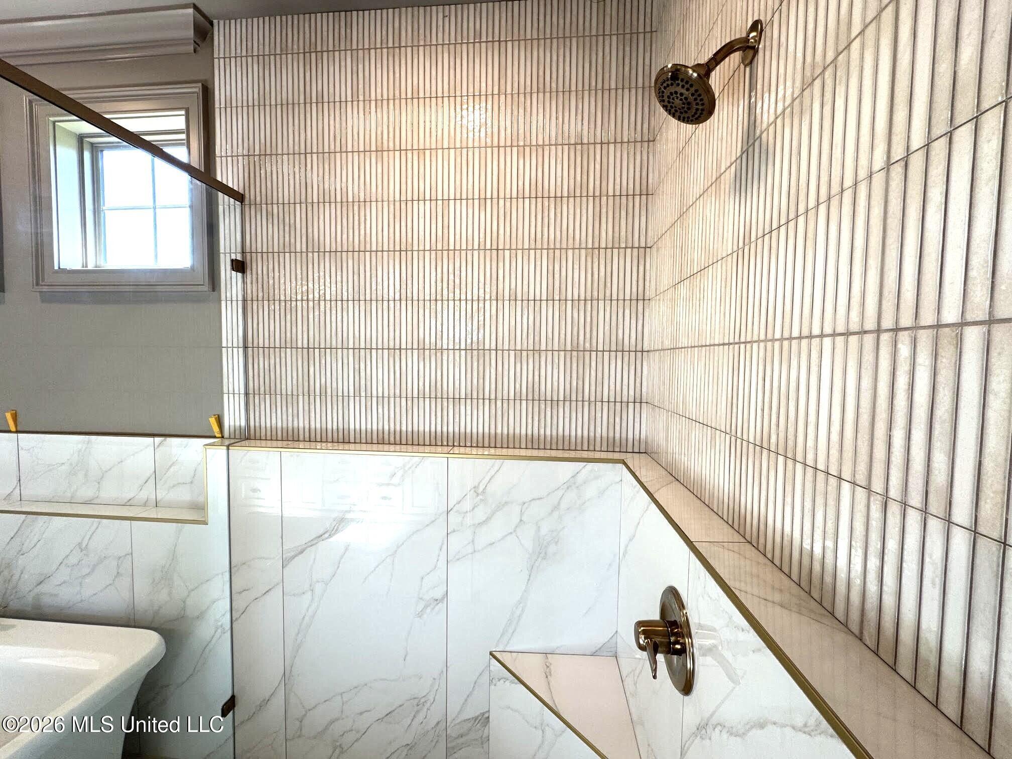 5381 Grayson Way Hernando, MS 38632 - Photo 22 of 28 Primary Shower