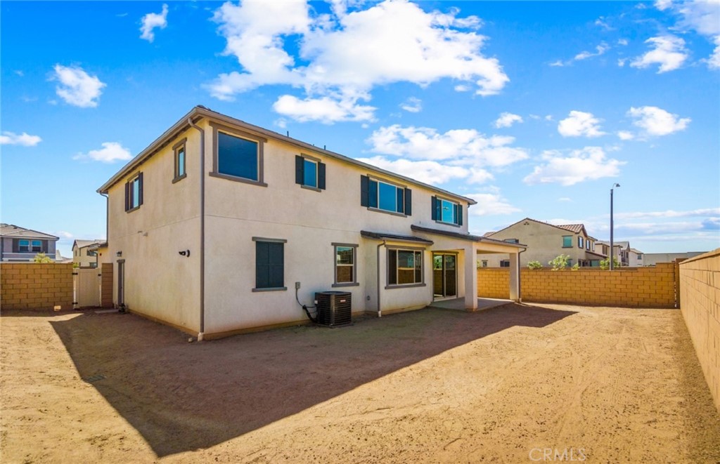 784 Sawgrass Street Perris, CA 92571 - Photo 6 of 46 a view of a house with a big yard