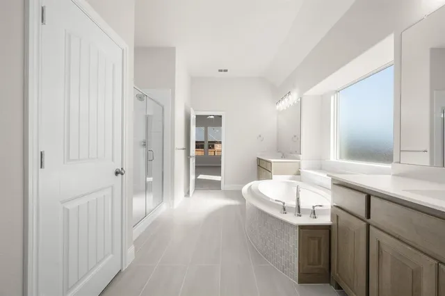 $399,888 | 901 Meadow View Drive, Cleburne, TX 76033