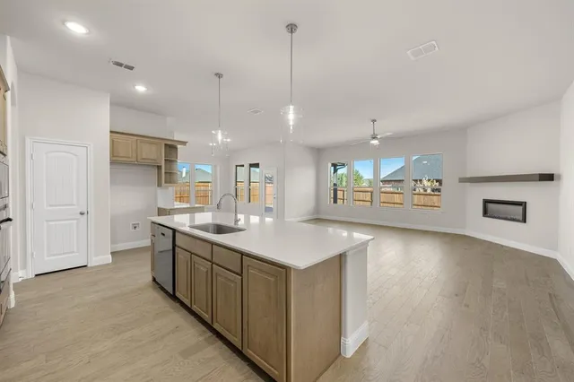 $399,888 | 901 Meadow View Drive, Cleburne, TX 76033