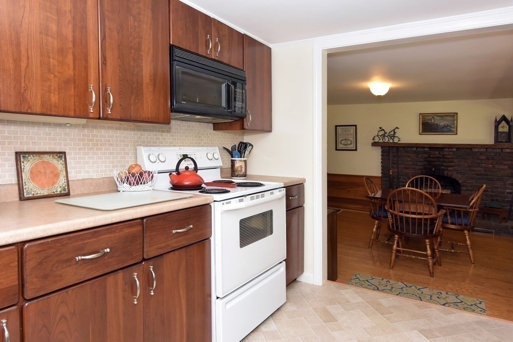 225 Main Street Boxford, MA 01921 - Photo 6 of 22