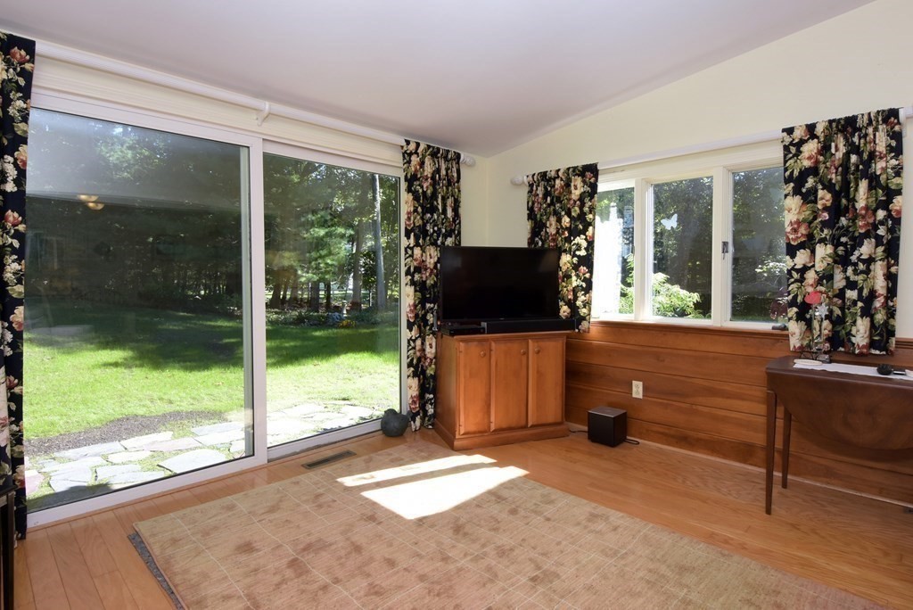 225 Main Street Boxford, MA 01921 - Photo 8 of 22