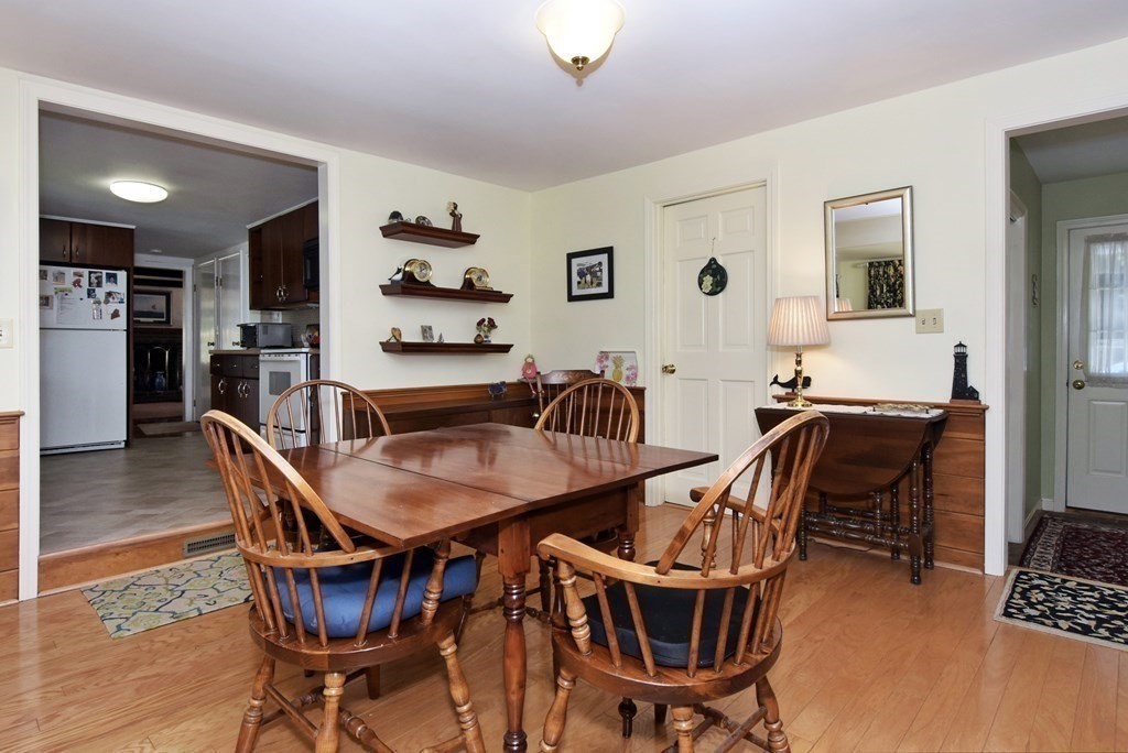 225 Main Street Boxford, MA 01921 - Photo 9 of 22