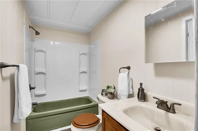 $122,000 | 861 Walnut Street, Rochester, PA 15074