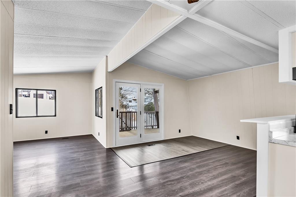 861 Walnut Street Rochester, PA 15074 - Photo 2 of 22