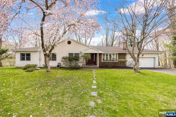 $1,100,000 | 11 Sunset Road, Demarest, NJ 07627