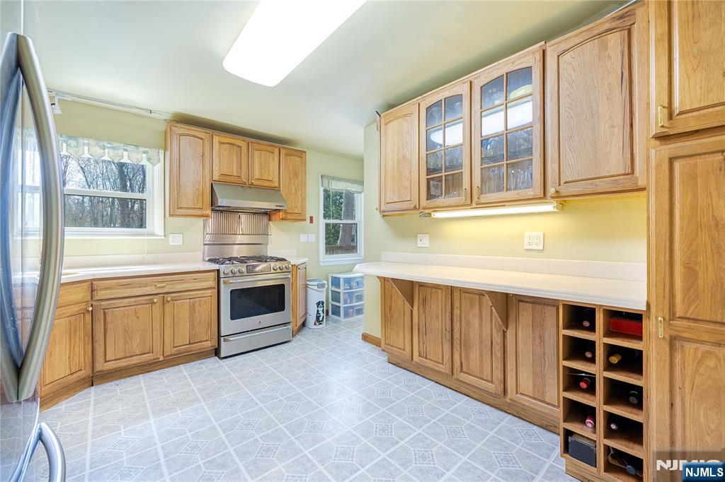 11 Sunset Road Demarest, NJ 07627 - Photo 16 of 44