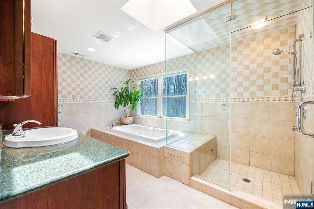 11 Sunset Road Demarest, NJ 07627 - Photo 22 of 44