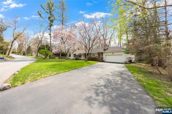 $1,100,000 | 11 Sunset Road, Demarest, NJ 07627