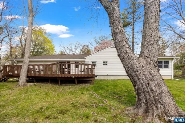 $1,100,000 | 11 Sunset Road, Demarest, NJ 07627