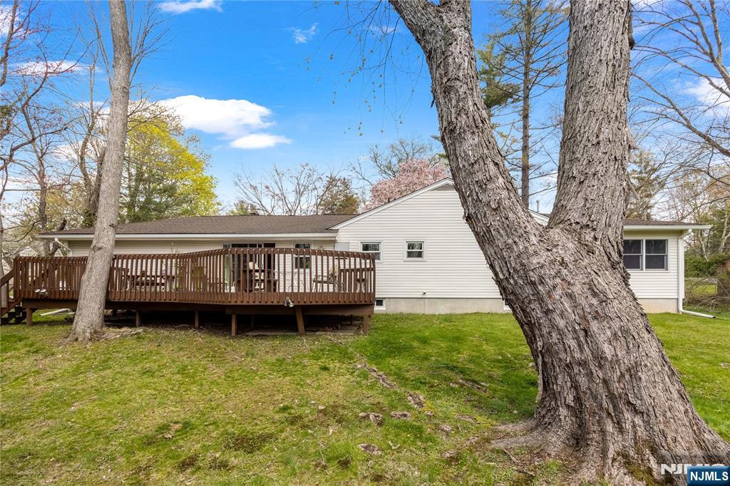 11 Sunset Road Demarest, NJ 07627 - Photo 38 of 44