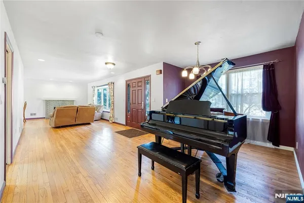$1,100,000 | 11 Sunset Road, Demarest, NJ 07627