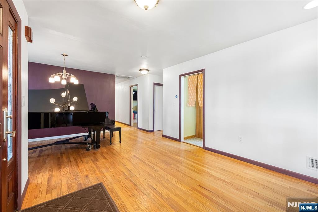 11 Sunset Road Demarest, NJ 07627 - Photo 10 of 44