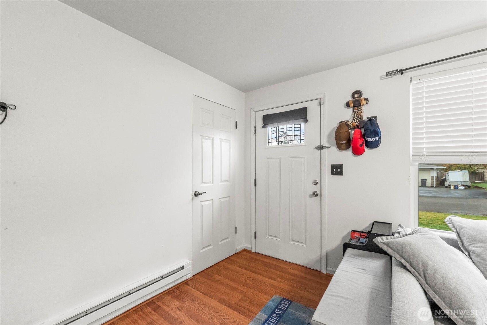 3514 Parker Lane Bremerton, WA 98310 - Photo 4 of 32