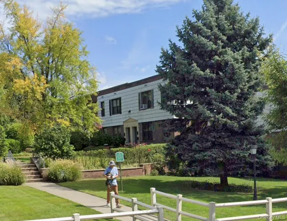 $459,999 | 70-47 Park Drive East | Kew Gardens Hills