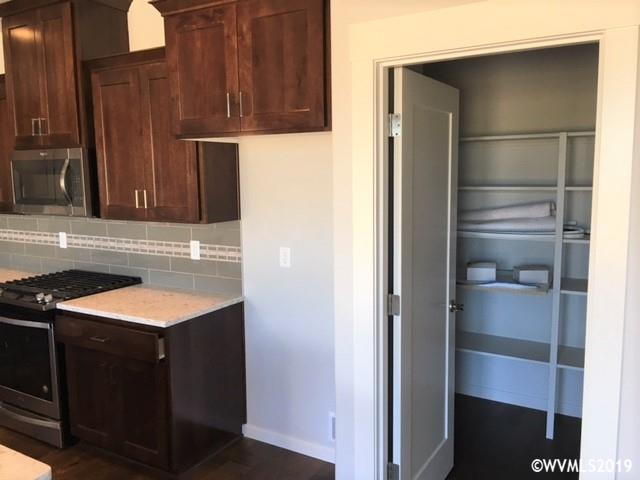 5931 Northeast Trask Lane Albany, OR 97321 - Photo 5 of 17