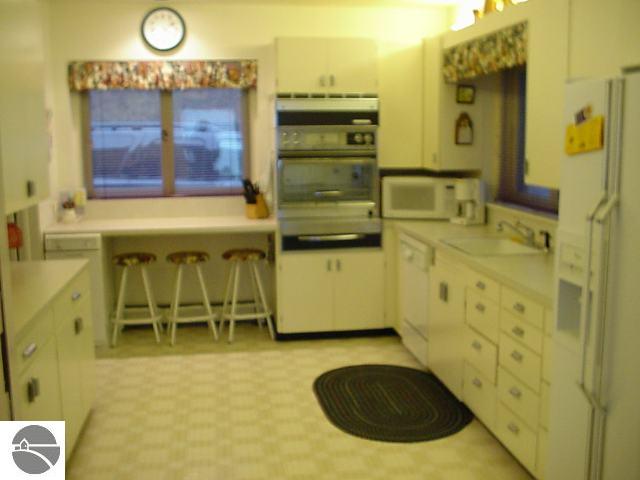 6364 South Dunns Farm Road Maple City, MI 49664 - Photo 3 of 5 1641519-2.JPG