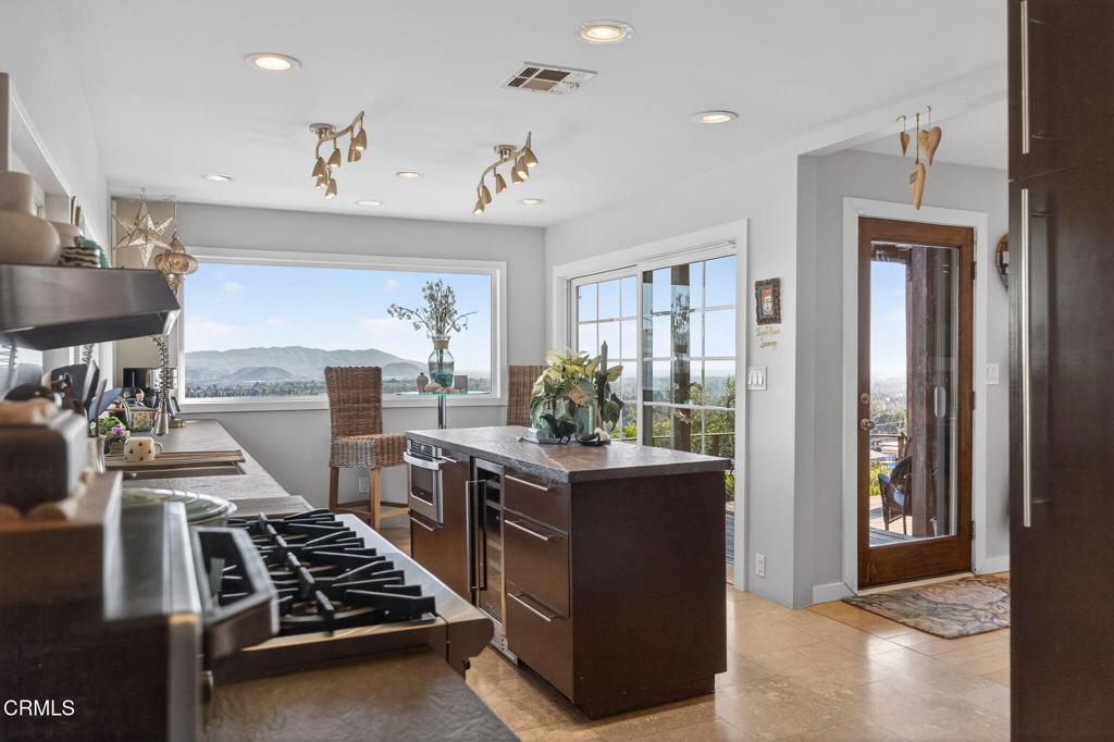 559 North Loop Drive Camarillo, CA 93010 - Photo 25 of 76