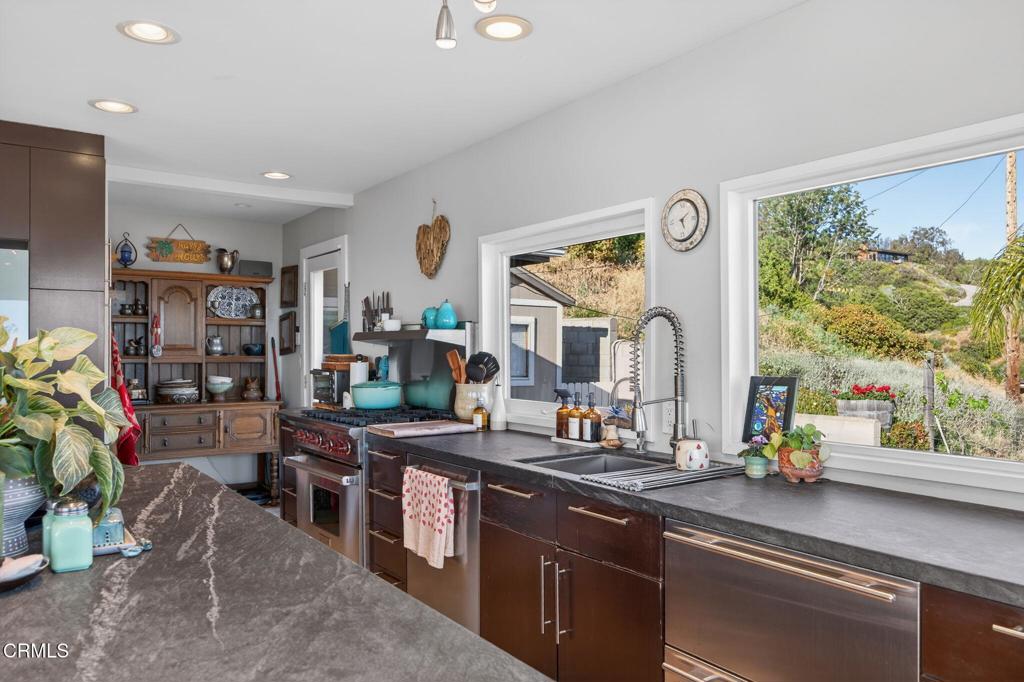 559 North Loop Drive Camarillo, CA 93010 - Photo 28 of 76