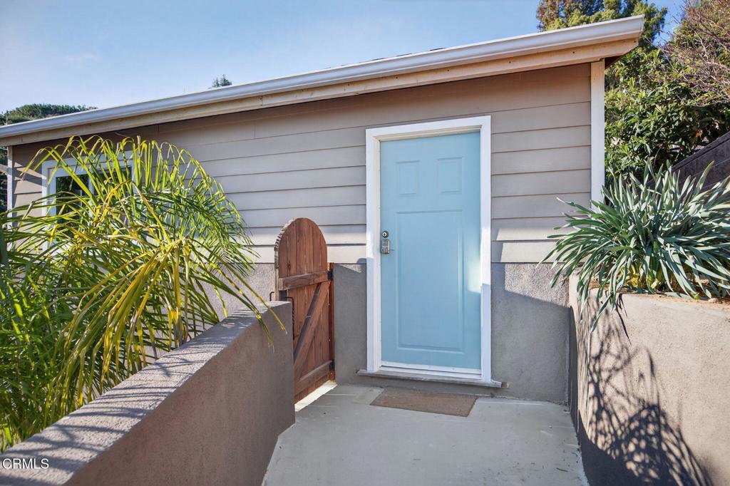 559 North Loop Drive Camarillo, CA 93010 - Photo 44 of 76 a front view of a house with a yard