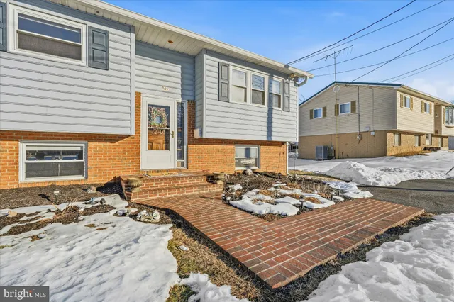 $349,999 | 501 Cara Court, Martinsburg, WV 25401