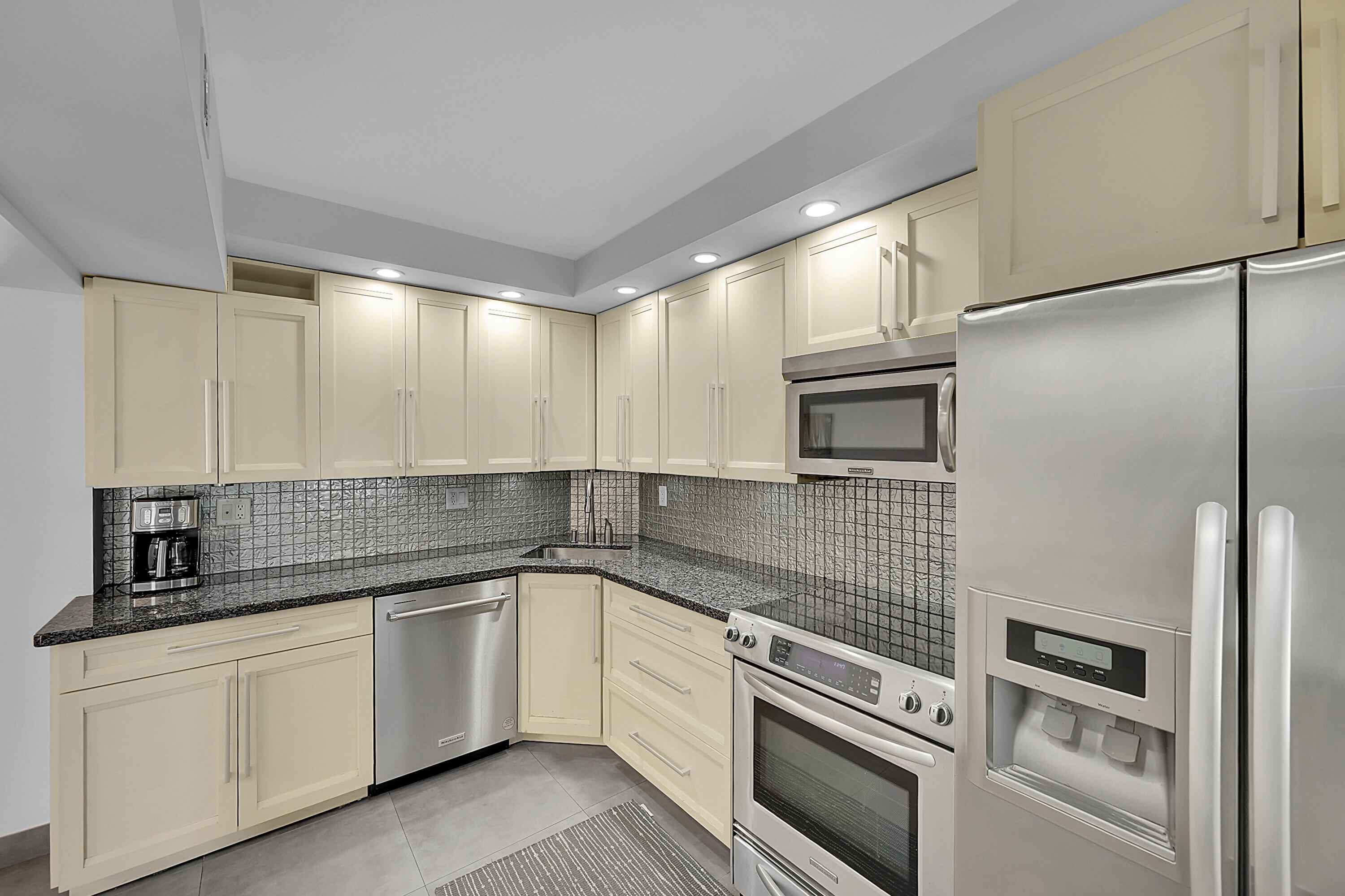 800 East Camino Real, Unit 305 Boca Raton, FL 33432 - Photo 11 of 45 800 E Camino Real 305