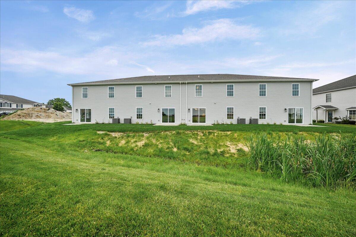 9563 Luebcke Lane Crown Point, IN 46307 - Photo 29 of 30 1200x800